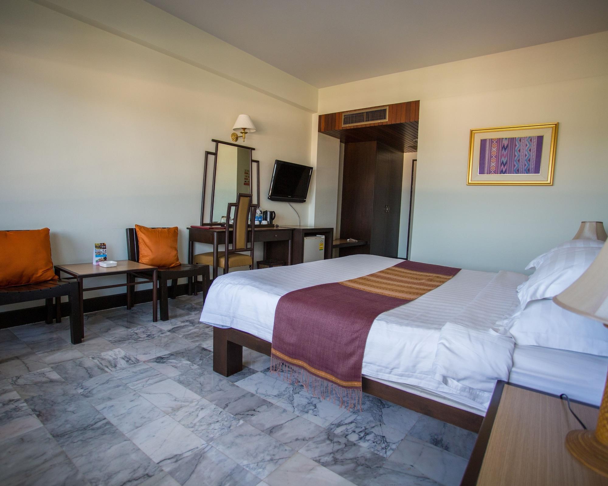 Seeharaj Hotel Uttaradit Exterior photo