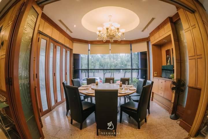 Seeharaj Hotel Uttaradit Exterior photo