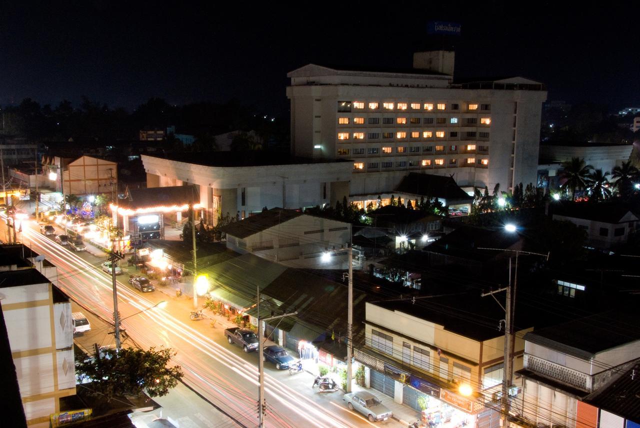 Seeharaj Hotel Uttaradit Exterior photo