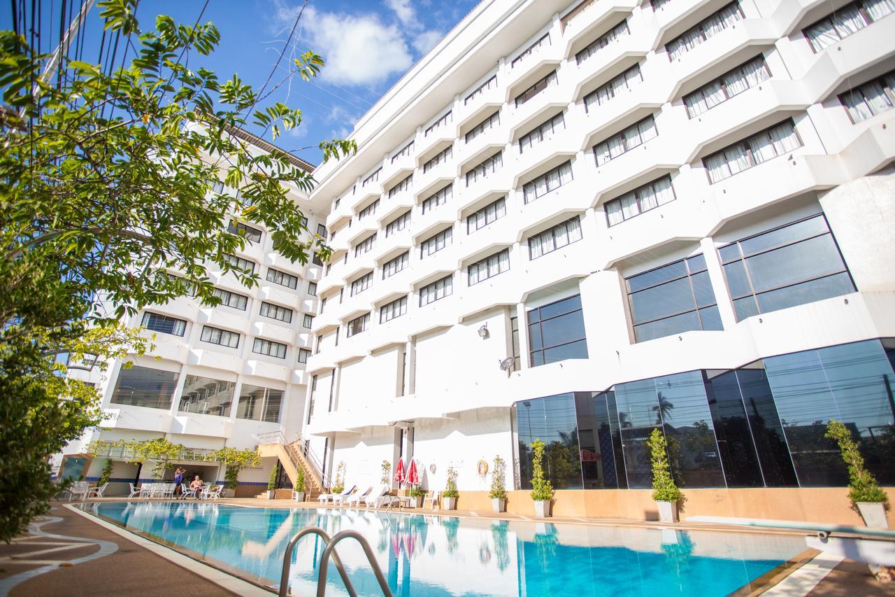 Seeharaj Hotel Uttaradit Exterior photo